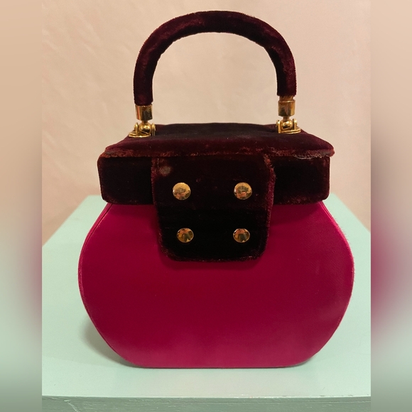 Vintage La Regale Velvet Evening Handbag 👜 - Picture 4 of 7